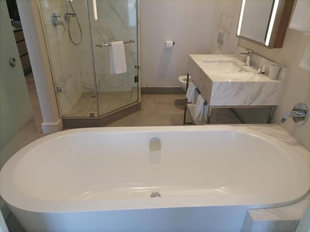 Houghton Suites Johannesburg Bagian luar foto